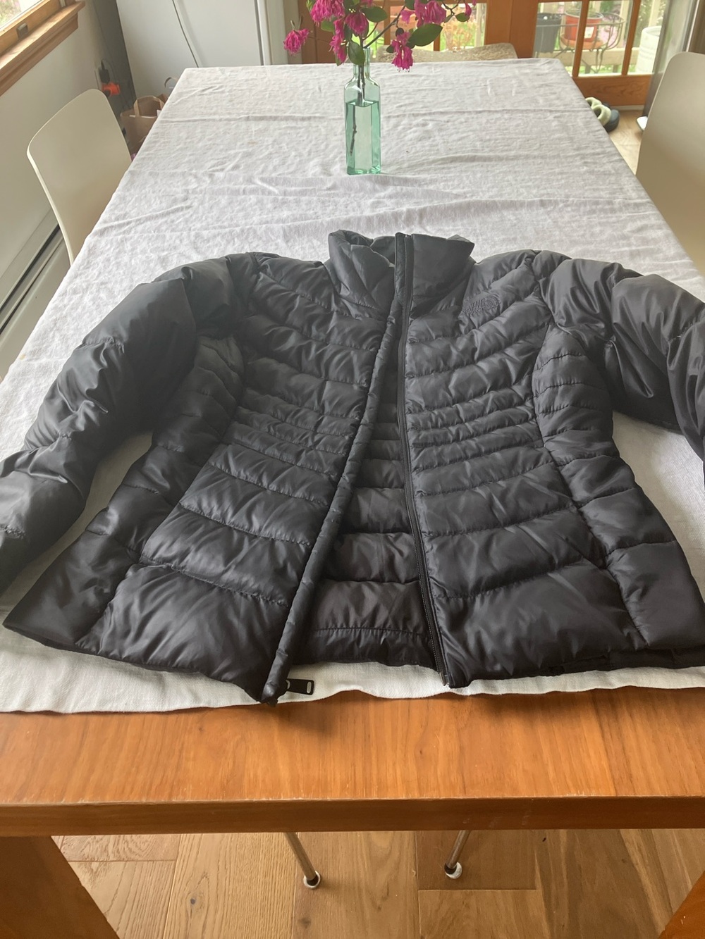 The North Face Black Women's Puffer Jacket - Picture 4 of 5